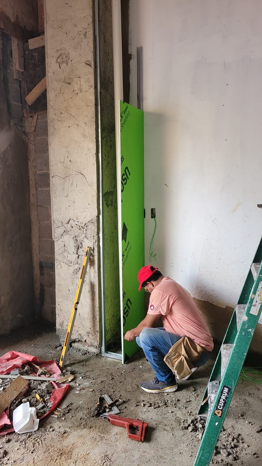 Instalación de baños y bajantes pluviales en proyecto calle américo Lugo-villa juana