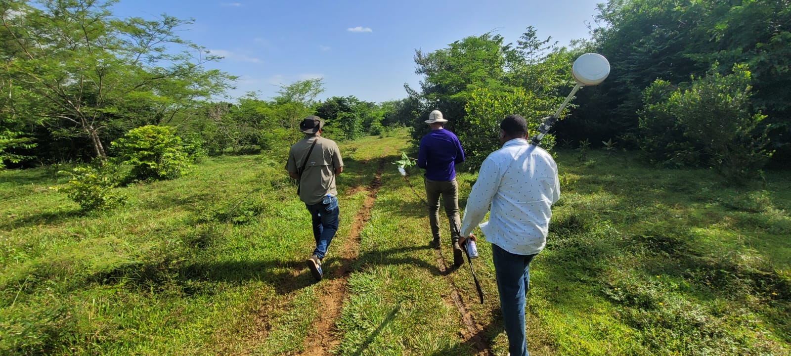 Levantamiento topográfico para fines de Titulación-Sabana del estado monte plata